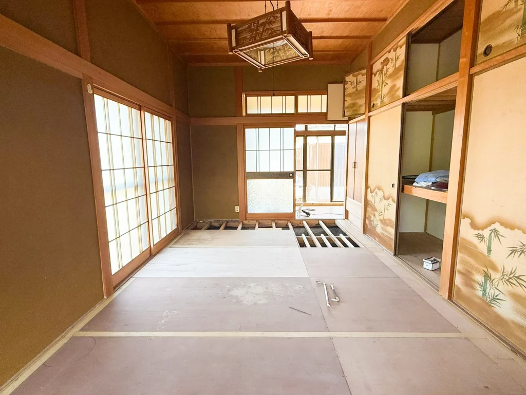 福岡県豊前市の空き家リフォームで施工中の和室